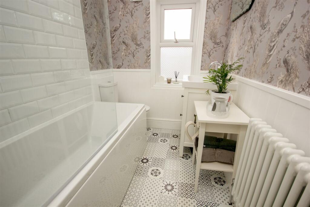 Bathoom.jpg