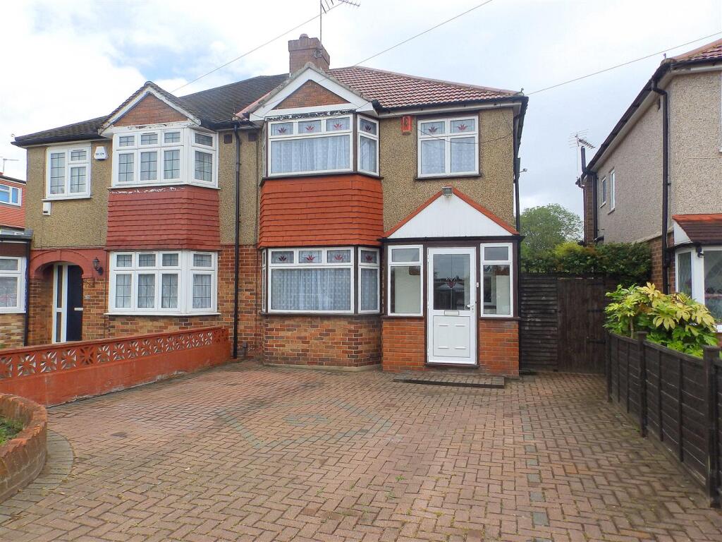 Princes Way, Ruislip