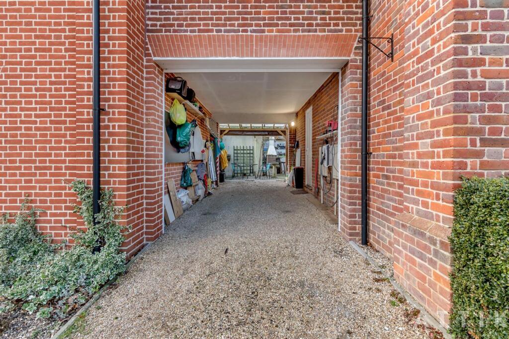 8 Blyth Mews, Halesworth, IP19 8FB (35).jpg