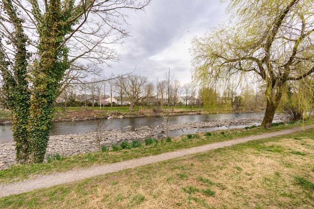 LOCATION &amp; OUTLOOK