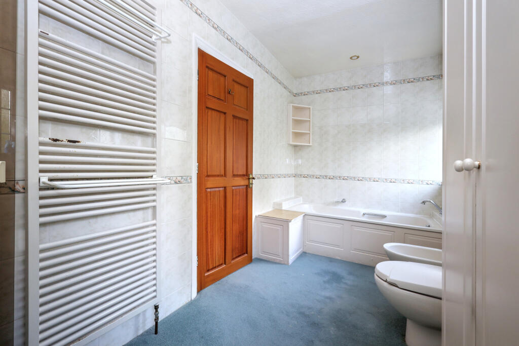 Bathroom one.JPG