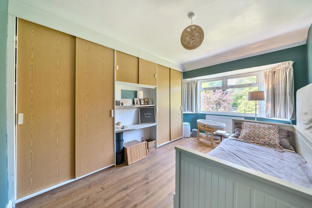 1310676-9-684c253...