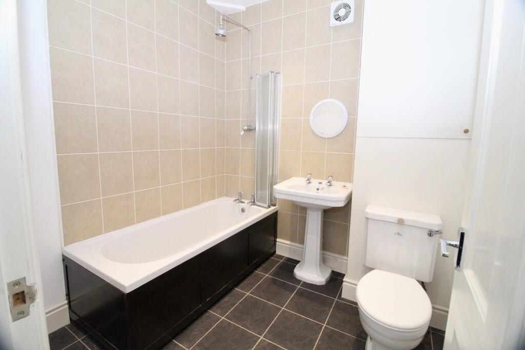 51372CAF-B15F-4AA...