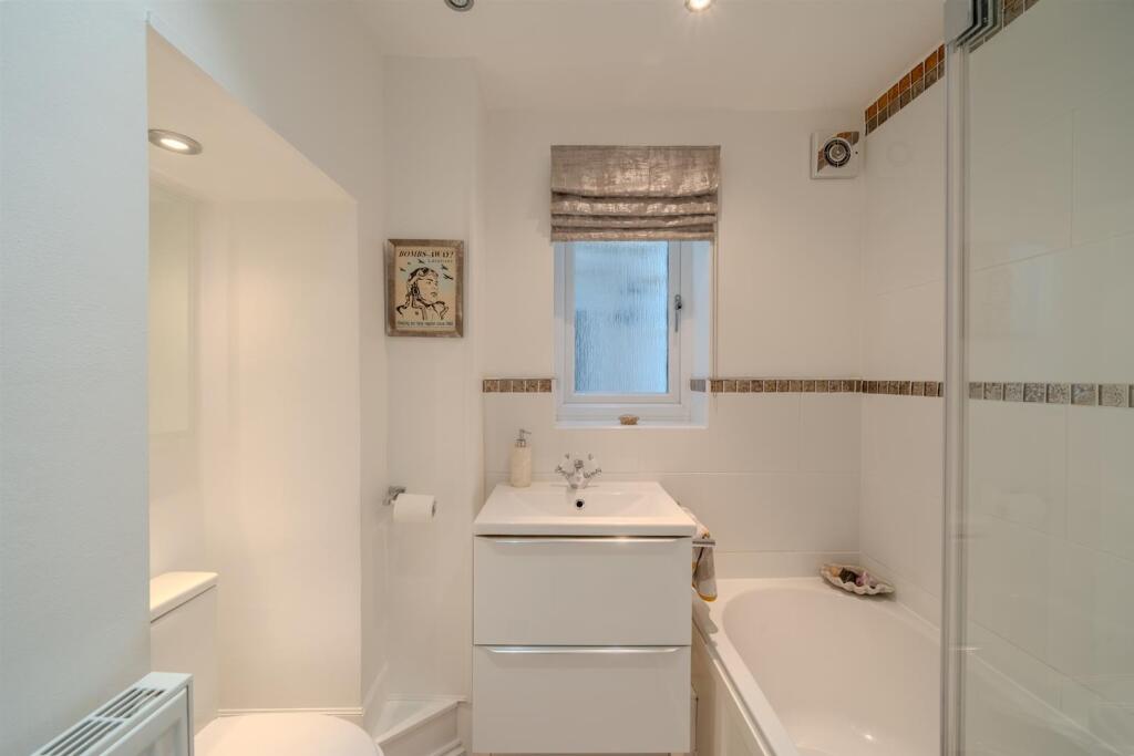 4 Woodland St-14.jpg