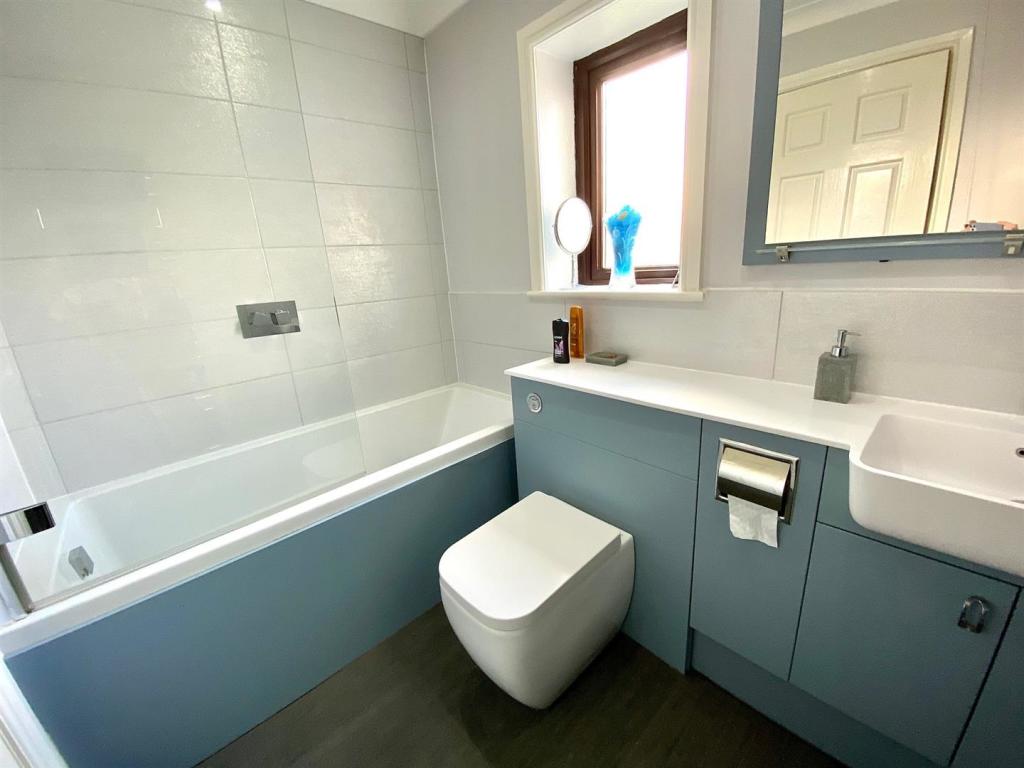 water royd lane 35b bath.jpg