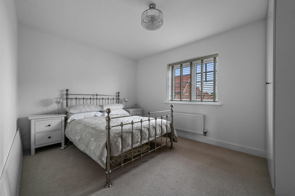 Tye Green bedroom...