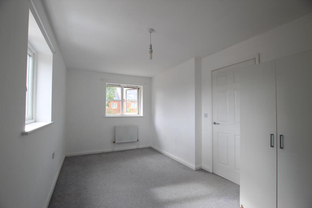 Bedroom 1 alt.JPG