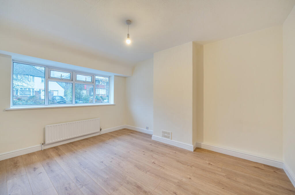 1373831-13-6911f4...