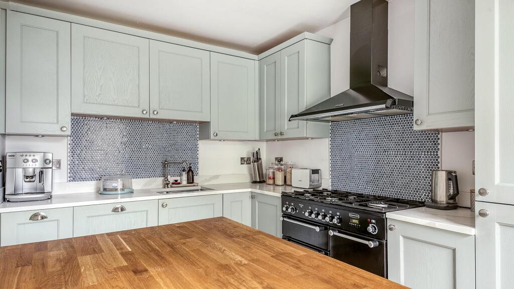 High Specification Fitted Kitchen