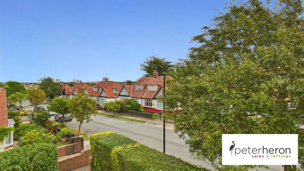 Delightful Far Reaching Views