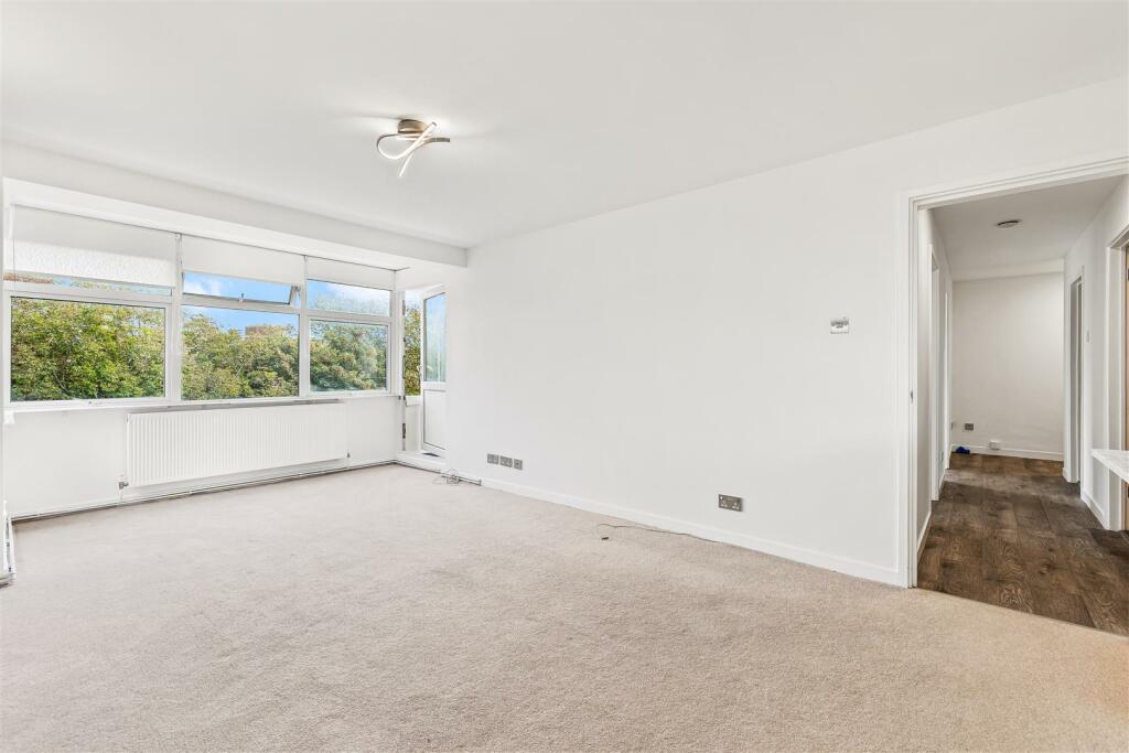 Living/Dining Area