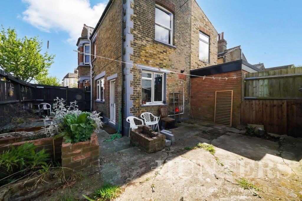 61 Fairbourne Road - novtpiQl5WuMqP04PA75.jpg