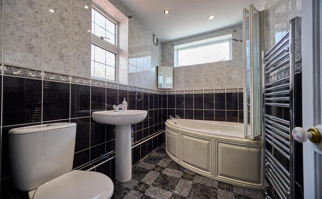 Bathroom to Rear