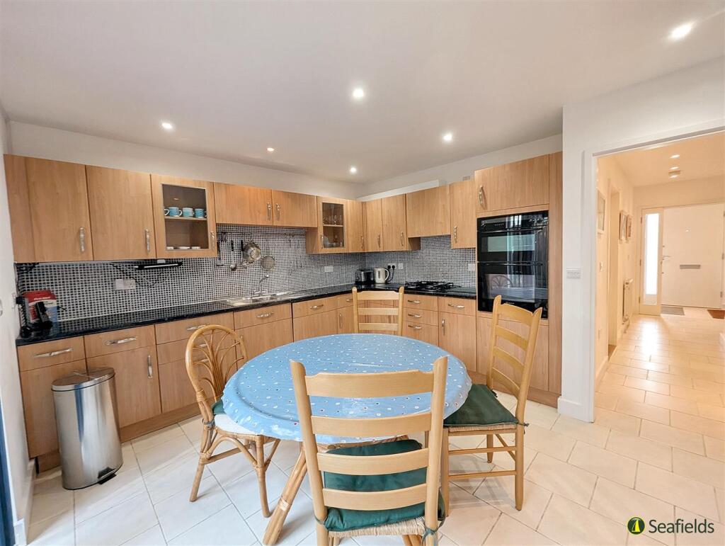 Kitchen/Dienr