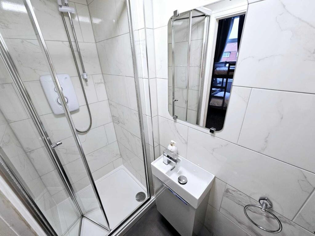 cec70f47-50af-43d2-a017-c3817120f835