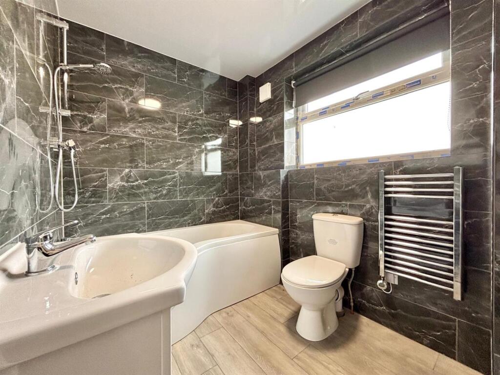 WhatsApp Image 2025-10-25 at 12.55.09_2728686f.jpg