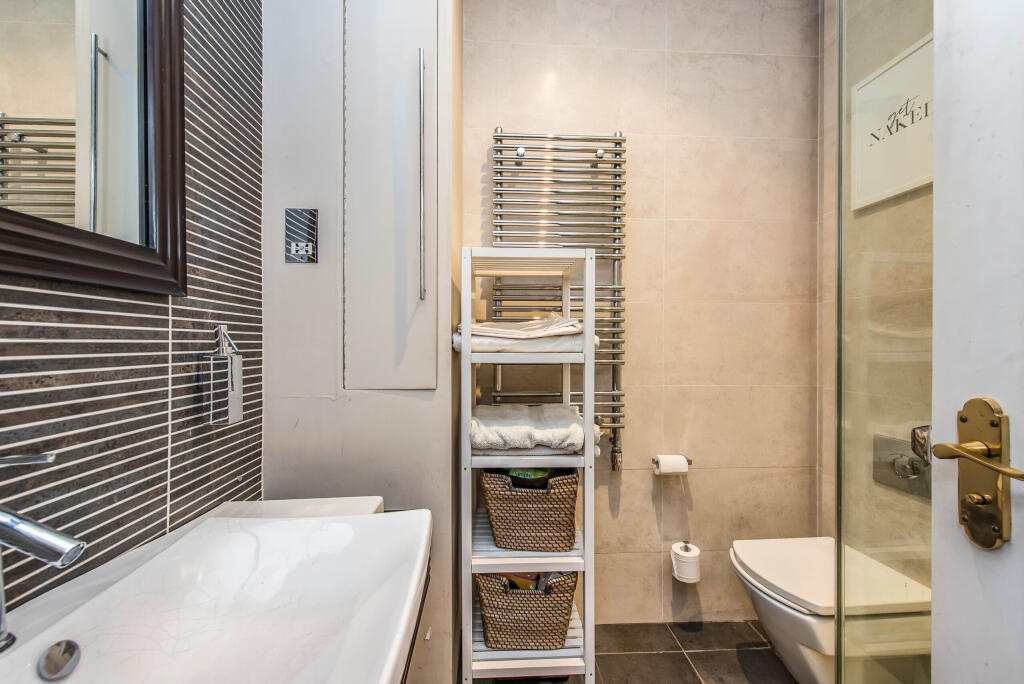 Upper Richmond Road, London