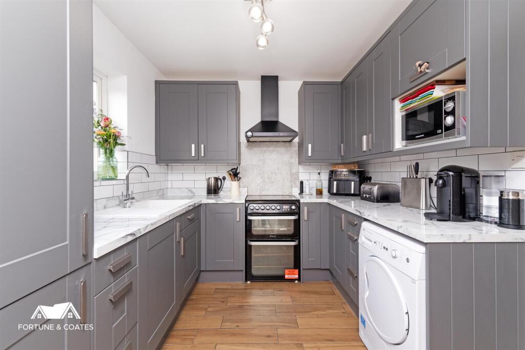 Hillmead Close-11.jpg