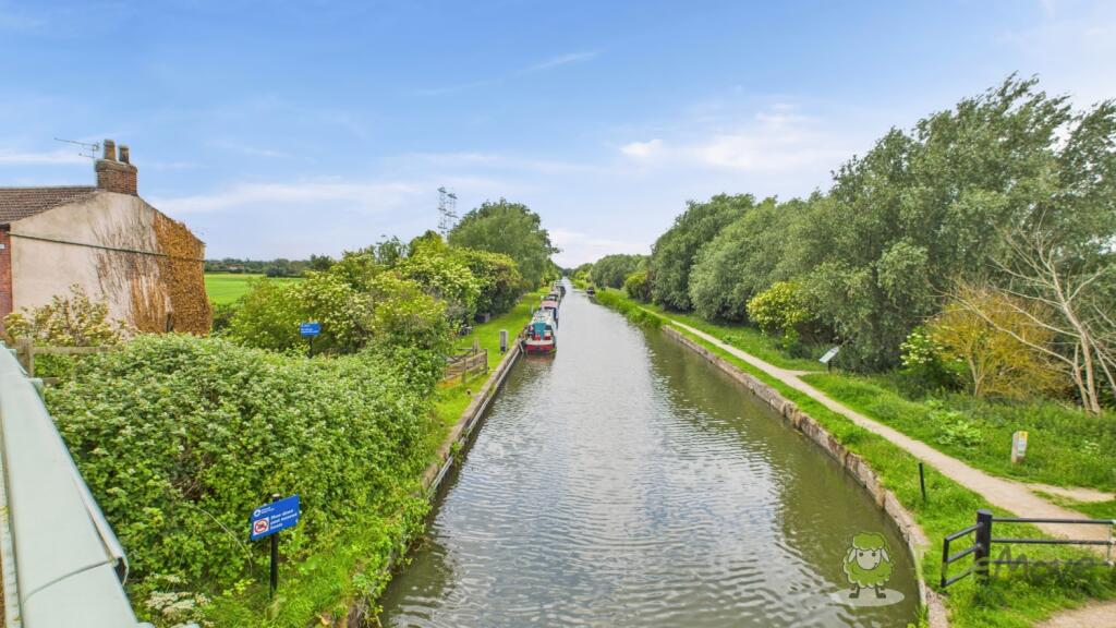 CAM02351G0-PR0072-STILL001