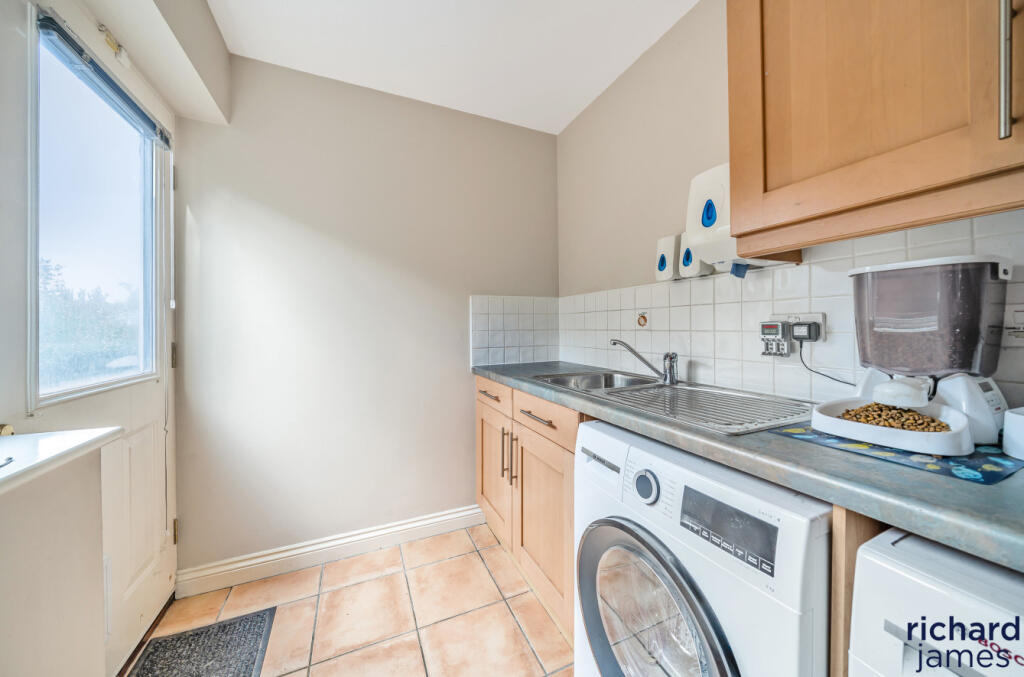 4570f834-eb3a-4b0...