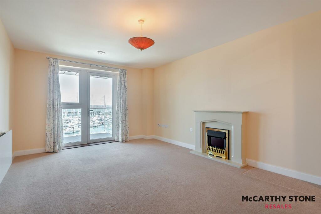 8604272-interior05-800.JPG