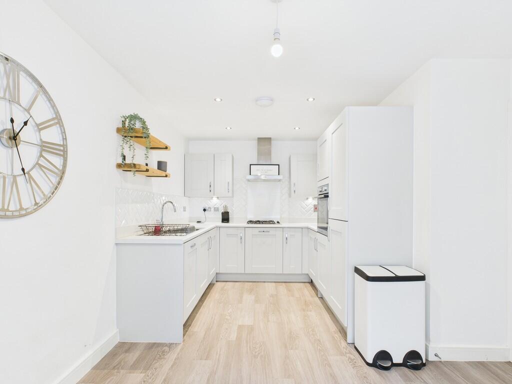 CAM03582G0-PR0094...