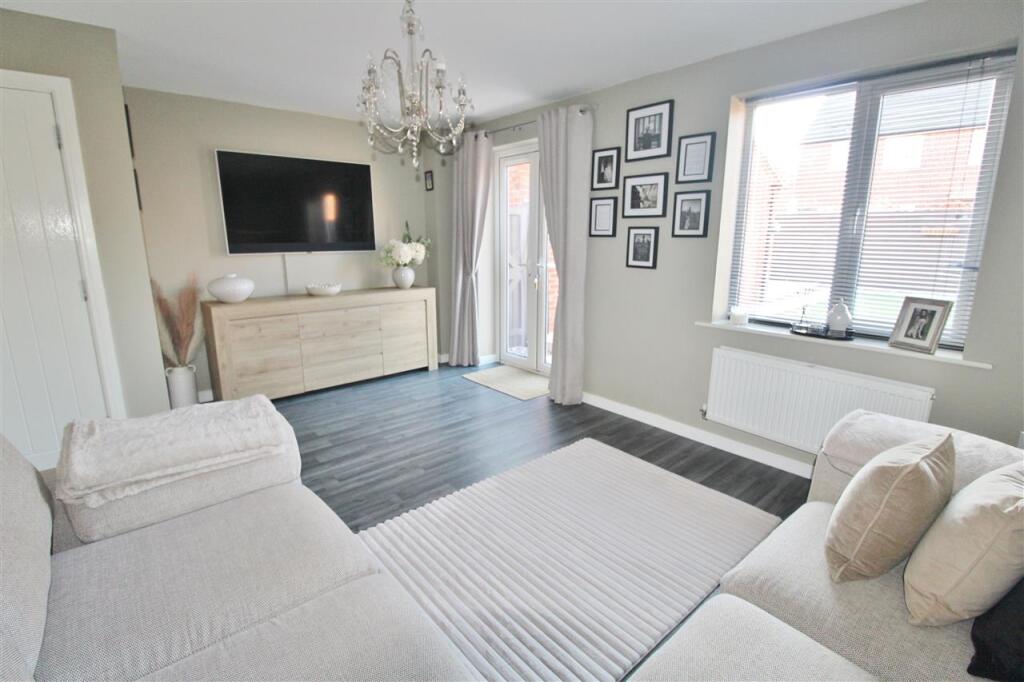 SITTING ROOM -