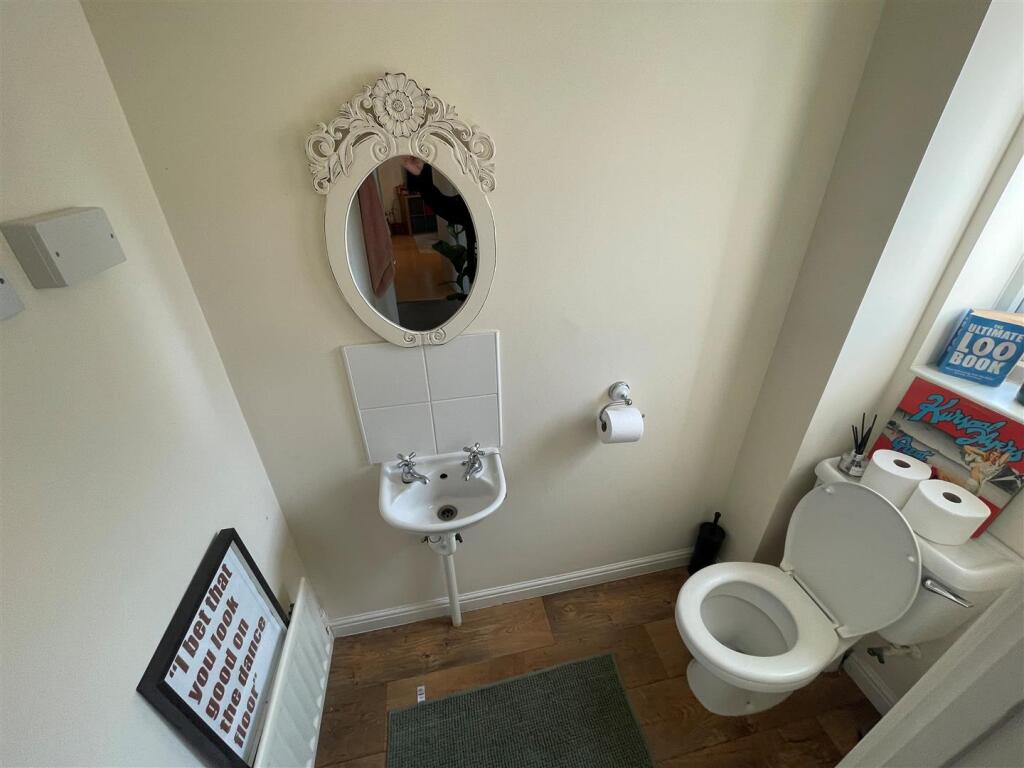 Downstairs wc.jpg