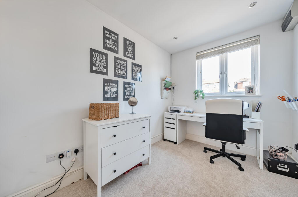 1305449-32-684308...