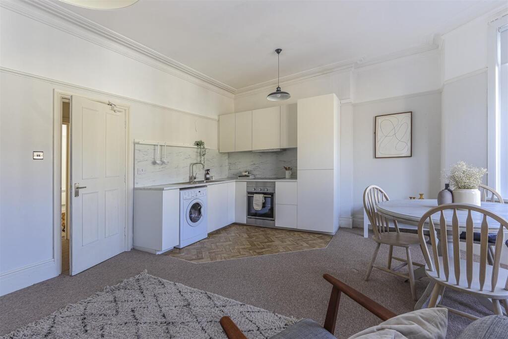 Connaught Road 13, 3-2.jpg