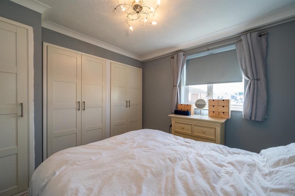 31 Cockleshell Gardens2212.jpg