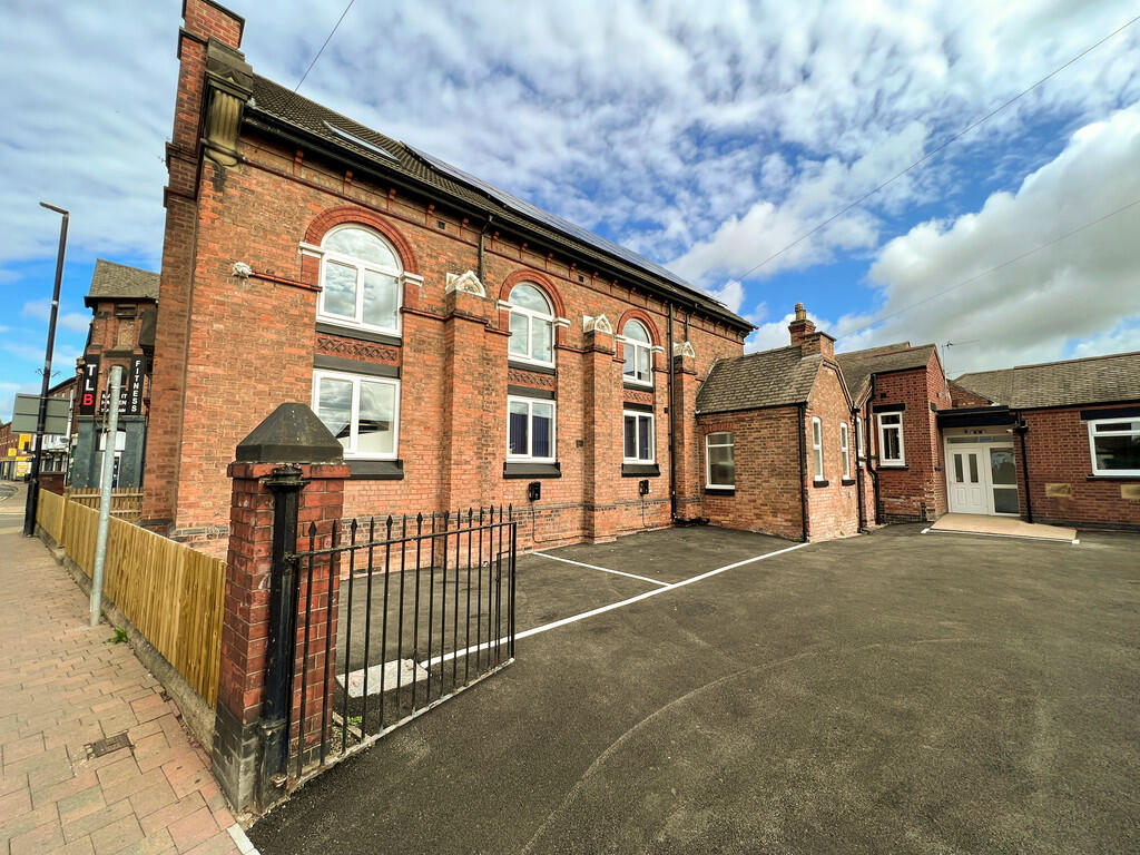 Photo 2 parking s...