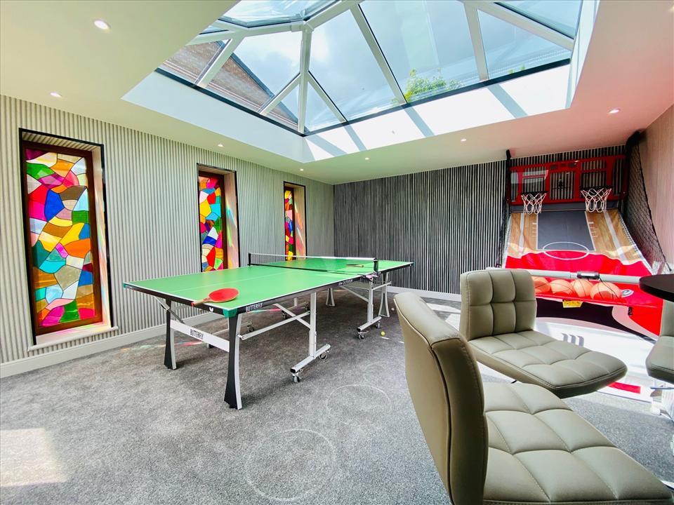 GAMES ROOM