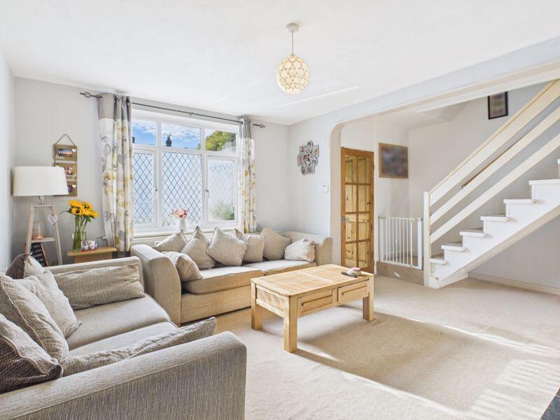 sittng room towards staircase