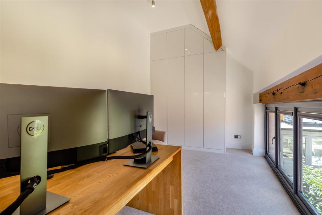 8604544-interior11.jpg