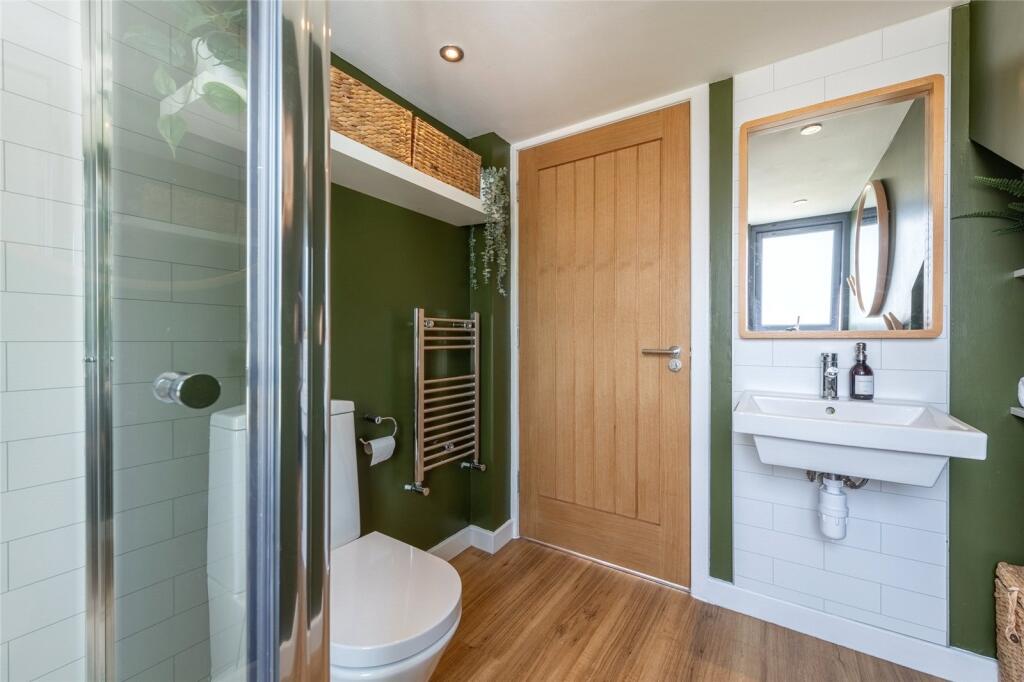 Lovedale Avenue 1383