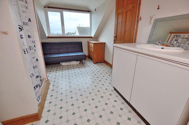 1st Floor Bathroom