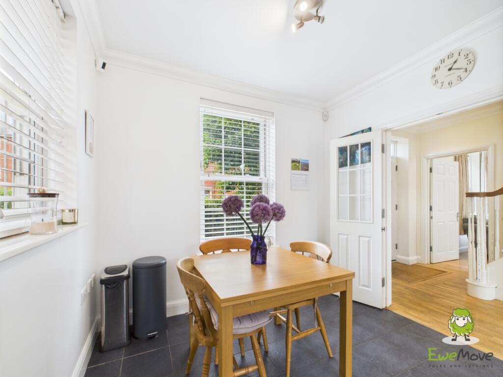 EweMove Basingstoke Estate Agents 17 Gaiger Avenue