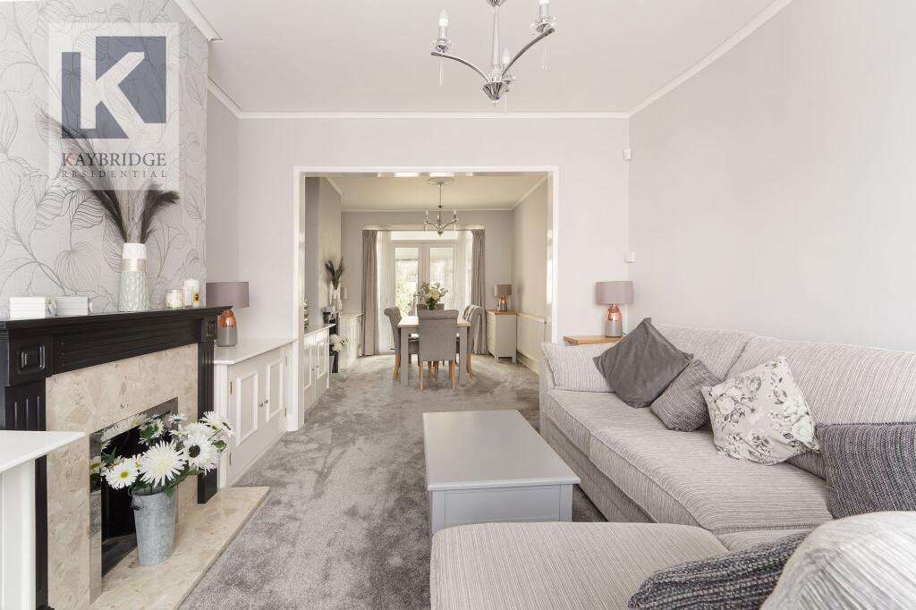 Stoneleigh Avenue, Worcester Park - KT4 8XY