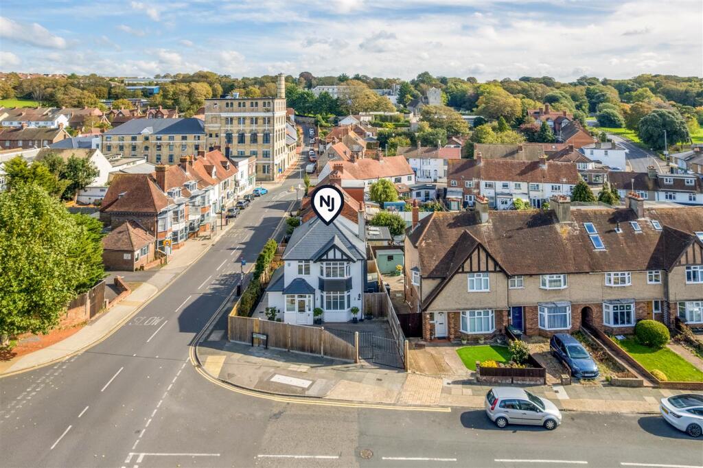 1 windlesham Close-31.jpg