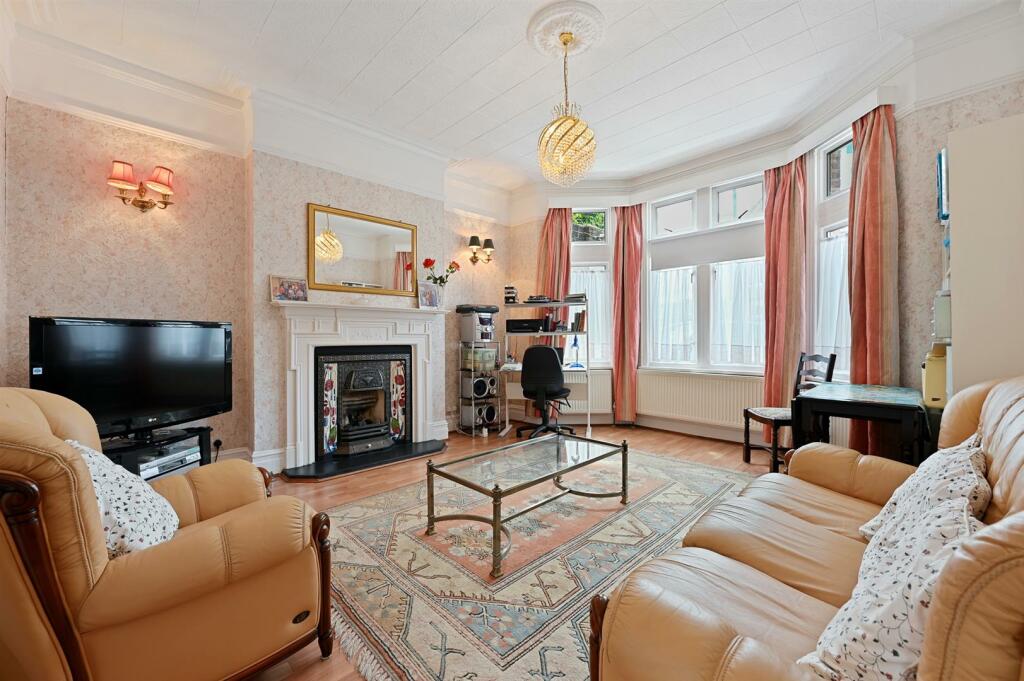 RE - 63 Craven Avenue - Reception6 (1).jpg