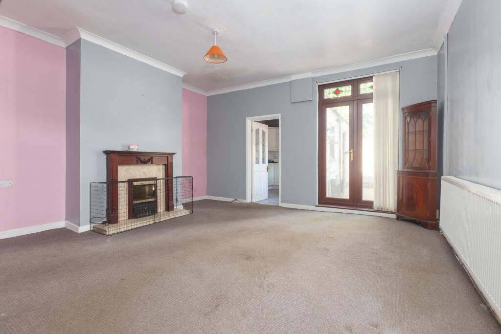 296 WOODHOUSE LANE-3