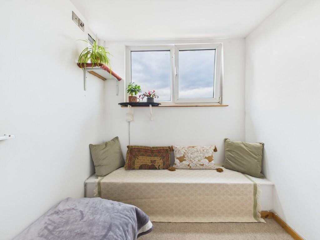 CAM03974G0-PR0113...