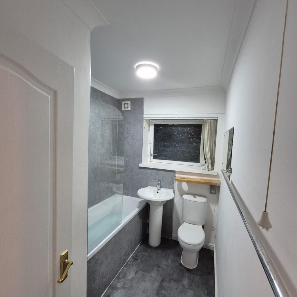 a8b0ad3e-2728-44c...