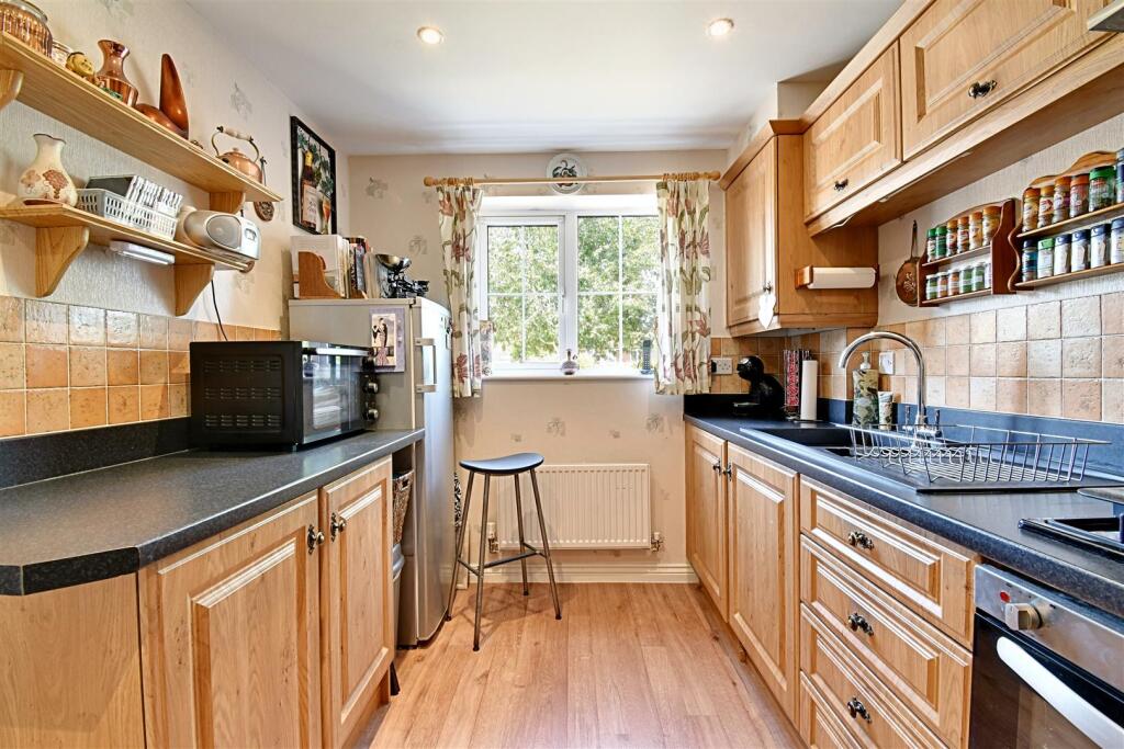 Kitchen 1.jpg
