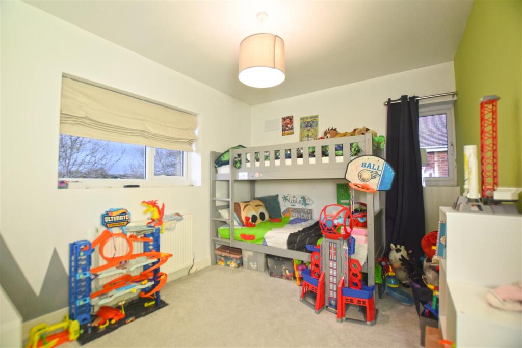BEDROOM 2