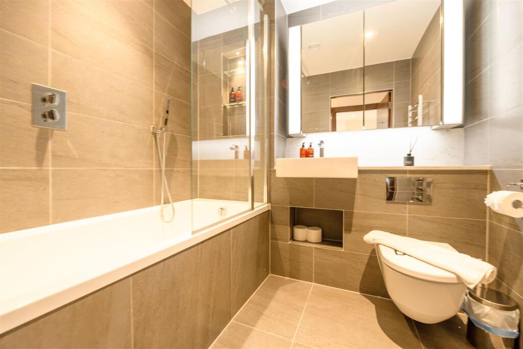 Bathroom           .jpg