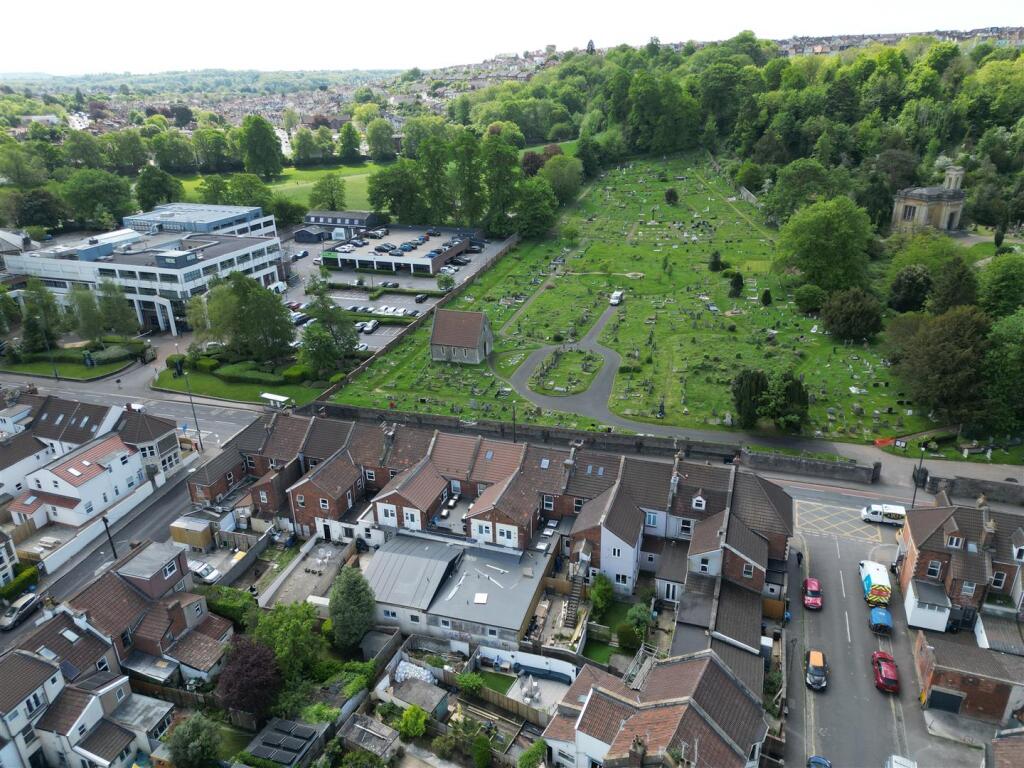 Flats 1 &amp; 2, 379 Bath Road, Arnos Vale, Bristol BS