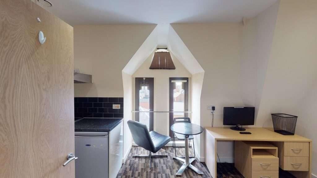 Flat_37_Gladstone_Buildings