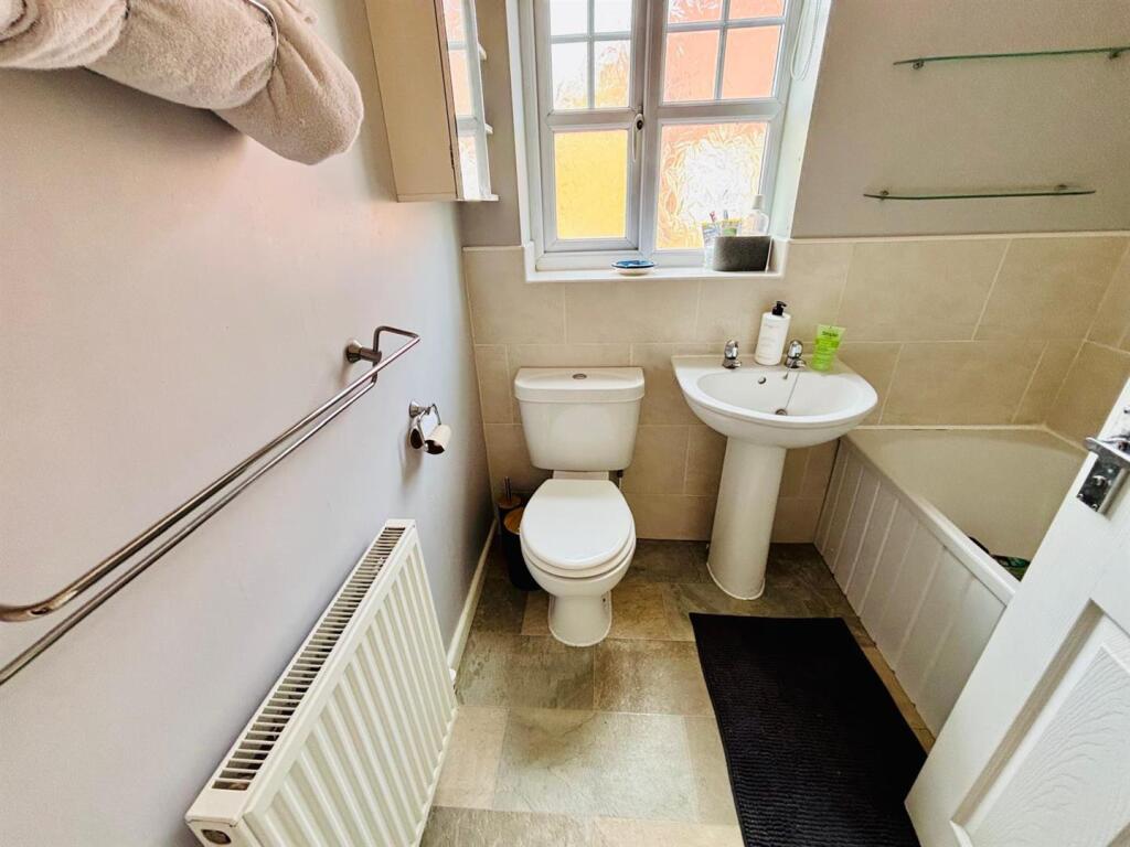 Bathroom / WC: